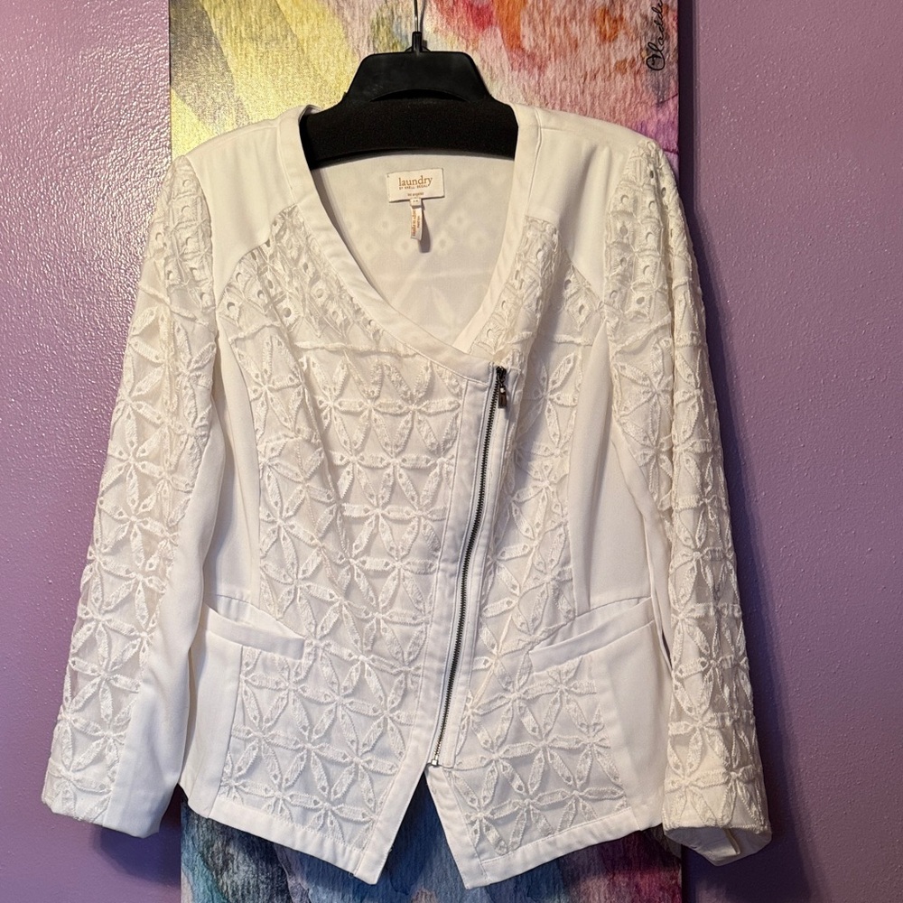 Laundry By Shelli Segal White Asymmetrical Zip Jacket with matching skirt sz14